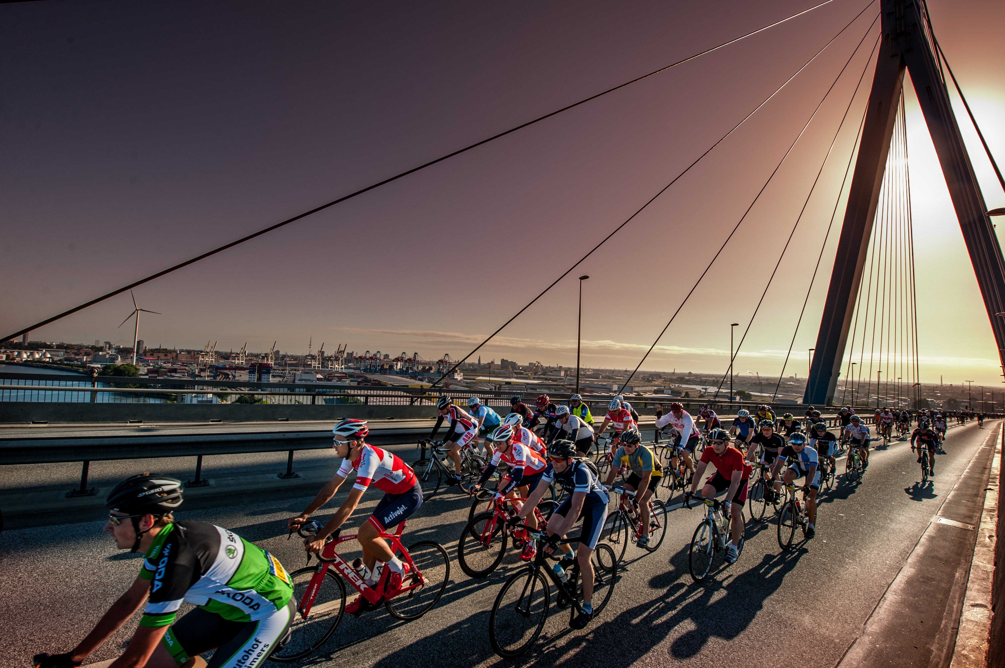 20170815_star Team- Köhlbrandbrücke_Hamburg_Cyclassics_2016©ORLEN Deutschland.jpg